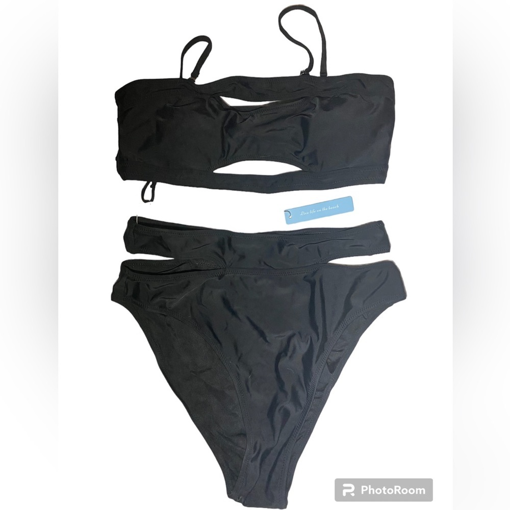 Bikini NWT Trendy with‎ cut outs and black color  Size L
